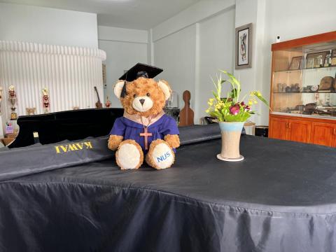 眷戀樂坊 - 新加坡楊秀桃音樂學院畢業紀念熊