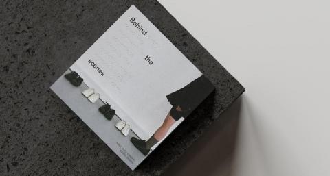 陳寧 Ning Chen - 「平面視覺設計」
門市小卡輸出｜無色打凹
​象牙卡
130 &times; 130 mm