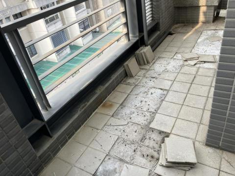 傑宥建材工程行 - 陽台地磚移除