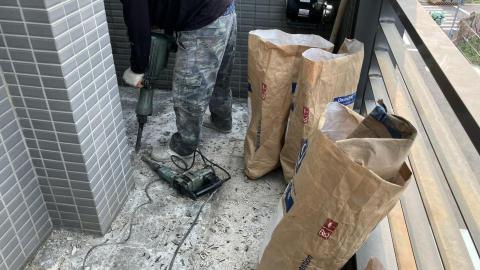 傑宥建材工程行 - 陽台地磚移除