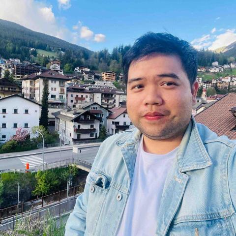 提供誠品行旅服務的專家Roderick