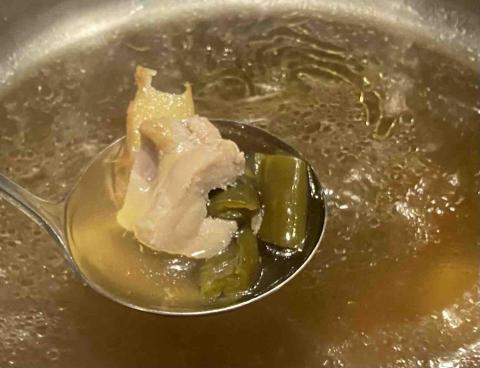 Tiger Chou - 剝皮辣椒雞湯