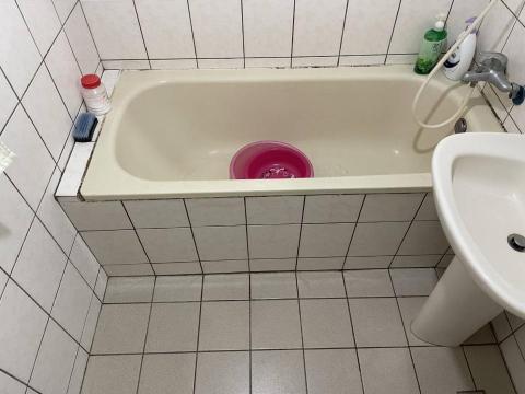 可能設計有限公司 - 拆浴缸改淋浴before 可能設計有限公司 - 拆浴缸改淋浴before