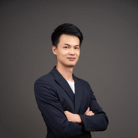 提供50服務的專家Cruise Kuo