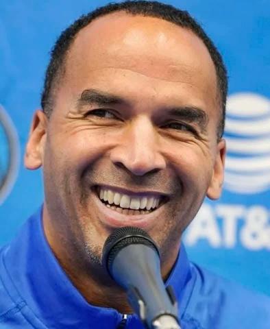 提供57服務的專家施伯昌