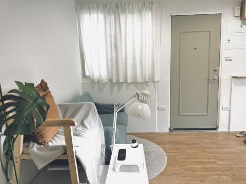 侘墨空間制作 ChaMo - 【KAI / Nail Studio】
鬧區一隅，靜靜的，就很溫暖。
-
Concepts｜煦煦、無時感
Design｜侘墨空間制作
Location｜士林
Info｜商業空間