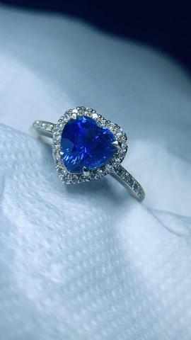 游宏勝 - 18k心型藍寶戒指