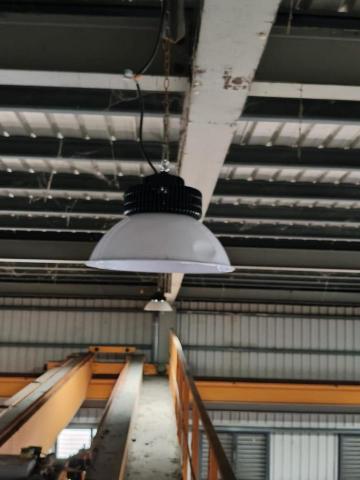 瑋成水電裝修工作室 - 施工中：更換LED天井灯