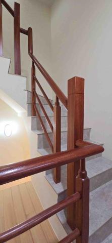 九九櫸木扶手 - 