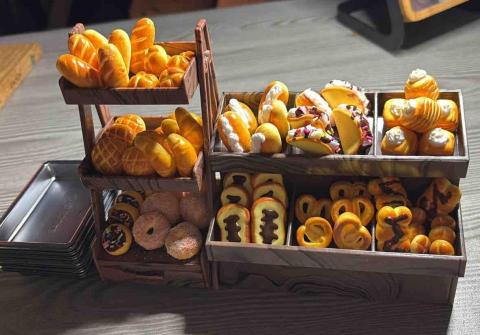 劉馨耘(朵朵老師) - 黏土教學