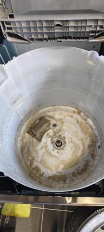 麻吉家電清潔桃園分部 - 洗衣機塑膠內桶清潔前