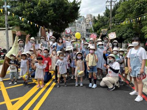 林恩慶 - 高雄基督教青年會（YMCA) 小小攝影師&mdash;營隊老師