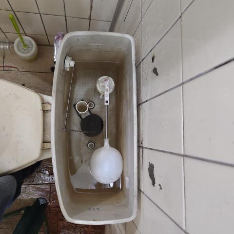 林鵬揚 - 馬桶零件更換維修