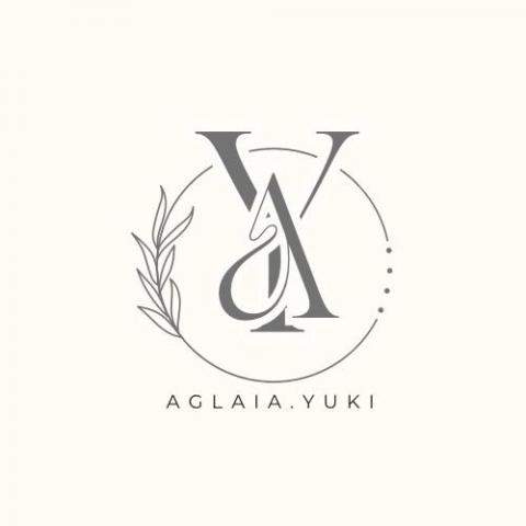 提供溫罐刮痧服務的專家Aglaia