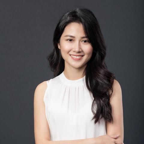 提供crm服務的專家Eve