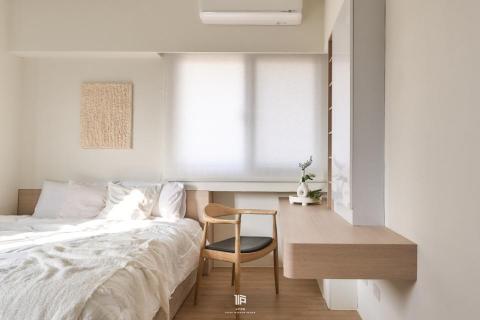 水戶空間設計 - 高雄_黃宅.老屋翻新
原本陰暗狹小的空間,專身一變為寬敞明亮的樣貌
水戶透過基地自身的優良條件,做為裝修上的思考基石
使的大面光源能夠照亮於每個廳房,或是期許本專案能有更明亮的生活樣貌,也為新生命的到來保留了更多的可能性。