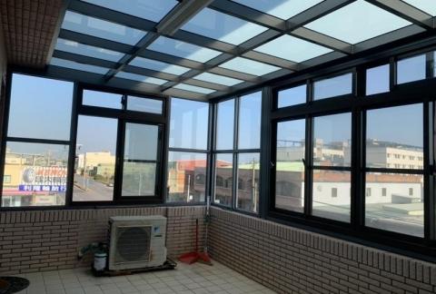 米蘭室內裝修工程 - 頂樓鋁門窗隔間完成