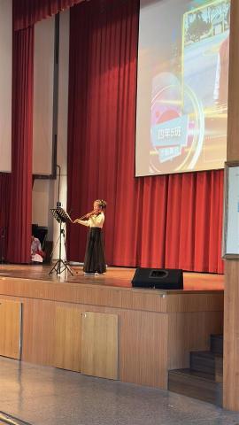 鋼琴小提琴教學🎼/奕君老師🧸 - 學校小提琴演出表演