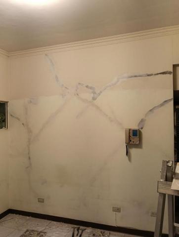 陽光街角郭先生 - 地震後裂縫客戶diy補土油漆效果不佳