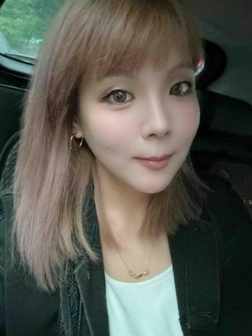 提供指甲光療機服務的專家Soule