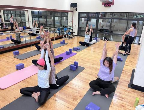 Ivy - 雙人瑜珈活動