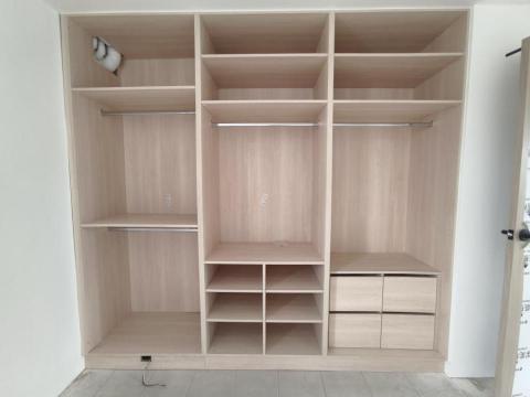 范也毅 - 系統櫃監工