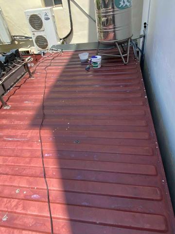 賴先生 - 貨櫃屋頂美杜莎晶礦隔熱材施作前和施作後相差16度