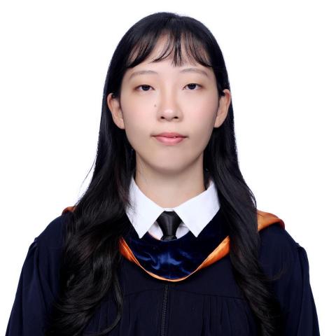 提供數學題服務的專家陽明碩士 - 張伊捷