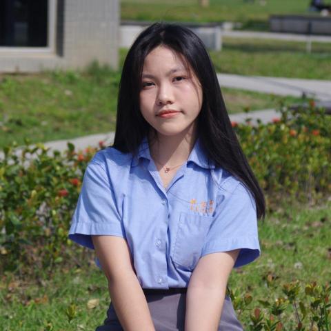 提供新莊修行李箱服務的專家楊亦馨