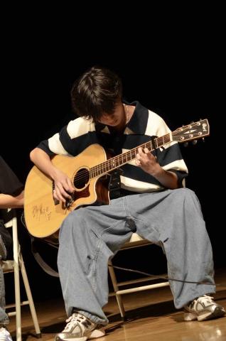 楊昊軒 - 吉他表演