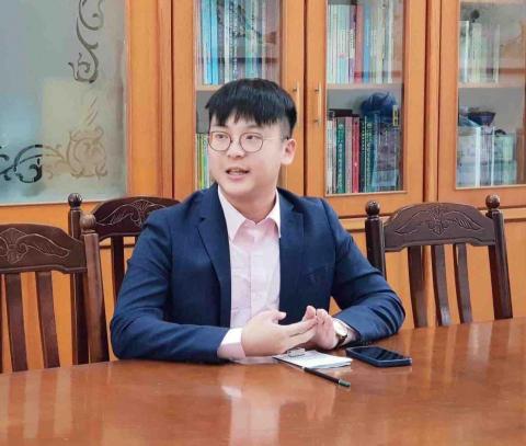 提供sbir範本服務的專家林承昱