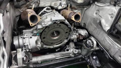 台龍汽車 - 吊引擎維修