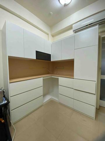 WeHome室內設計 - 幫業主組裝淘寶系統櫃、途中發現尺寸有誤現場處理