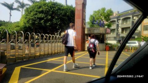 小樹家數碼科技(電器維修,長期接送,寵物接送) - 外國交換生接送