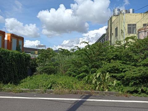 長春樹園藝企業社 - 大寮整地前