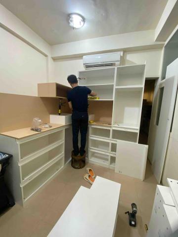 WeHome室內設計 - 幫業主組裝淘寶系統櫃、途中發現尺寸有誤現場處理