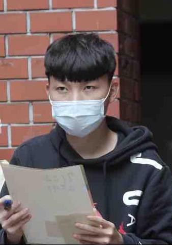 提供高中地理服務的專家洪晨翊