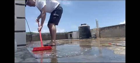 芳霖防水工程 - 頂樓素地清洗
