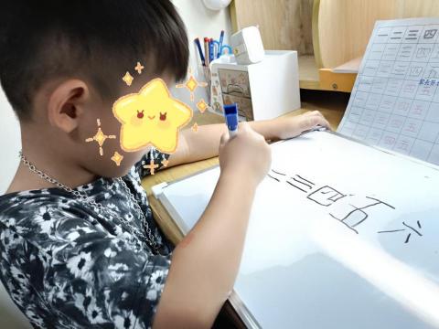 子晴老師 - 小班