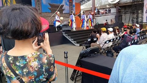 楊小姐 - 李多慧表演高雄駁二韓國觀光文化節2025