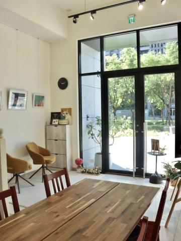 盧允安 - 畫室內部