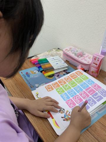 邱繹禎 - ABC字母認識