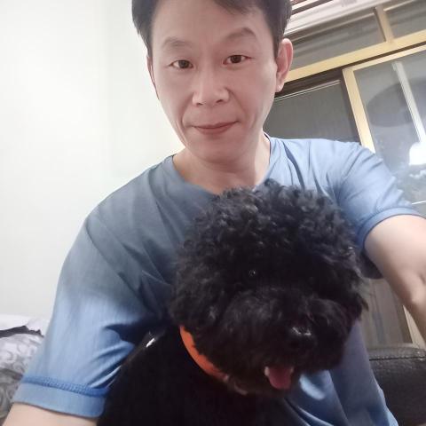提供遛狗绳服務的專家Tony 方