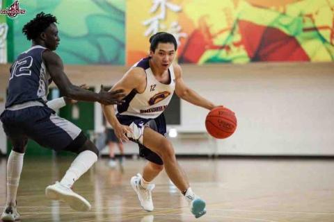 提供翻译u服務的專家藍永濬