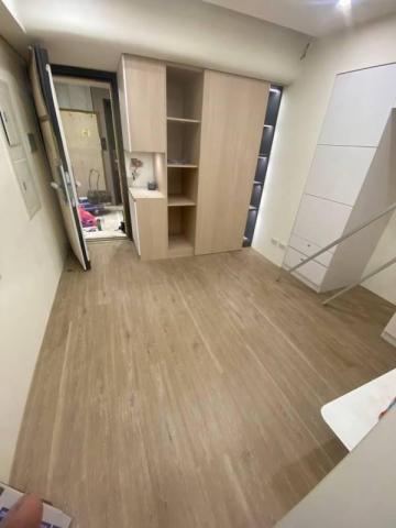 李宗修 - 如業主預算問題，所以改用地板鋪設SPC，還是高厚度，地部有鋪設防潮布唷！