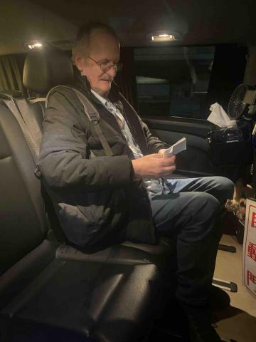 黃彥丞 - 載外國客人去台中飯店