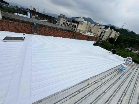 項勝工程行 彭文楫 - 橫山。鐵皮屋頂隔熱