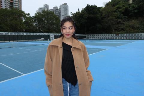 董小姐 - 網球場背景拍攝