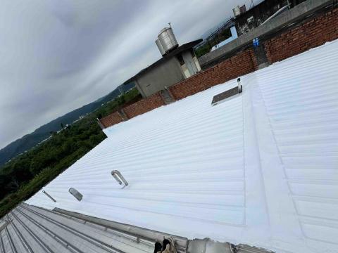 項勝工程行 彭文楫 - 橫山。鐵皮屋頂隔熱