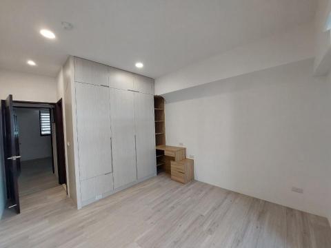 李宗修 - 主臥衣櫃及化妝台